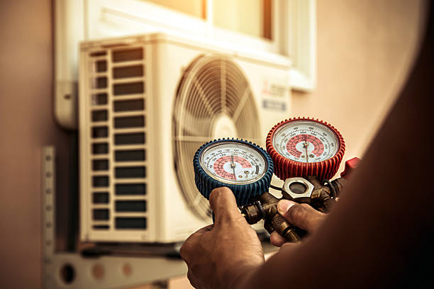 Professional Ac Installation technician working in Riegelwood, NC